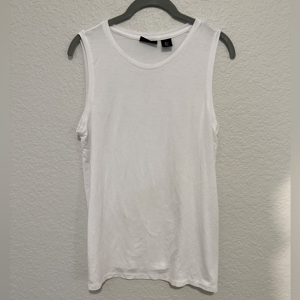 Adrienne Vittadini White Relaxed Tank – Everyday Lightweight Layer